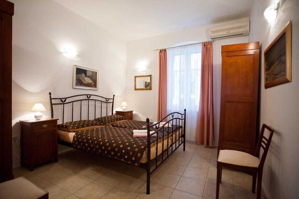 Adagio Theatre Apartment Split Phòng bức ảnh